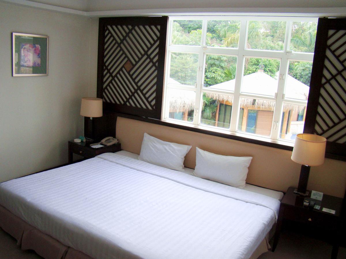 Clifford Golden Lake Hotel Foshan Exterior photo