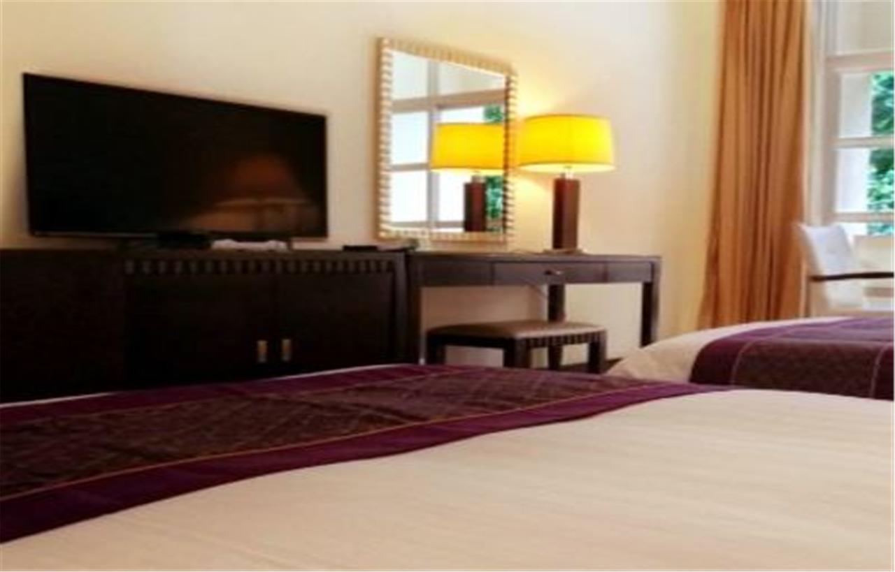 Clifford Golden Lake Hotel Foshan Exterior photo