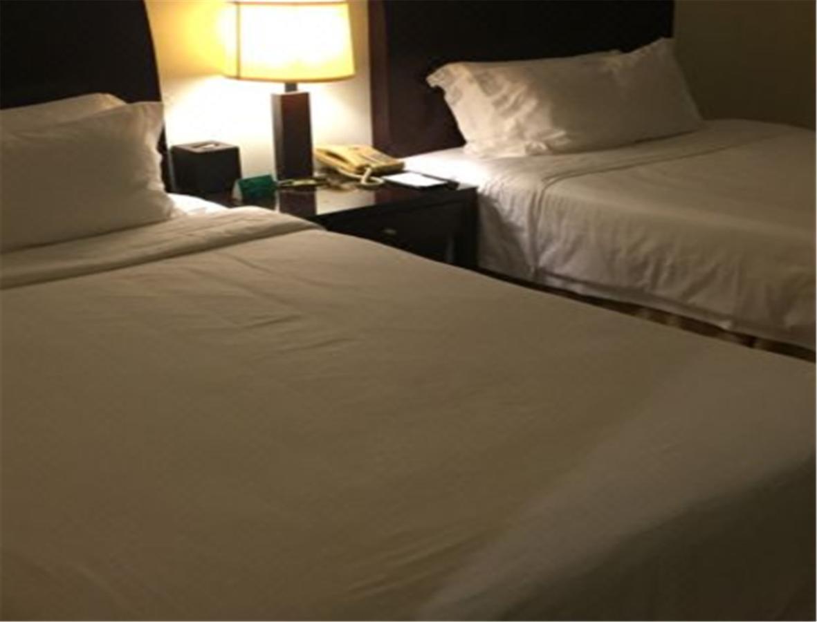 Clifford Golden Lake Hotel Foshan Exterior photo