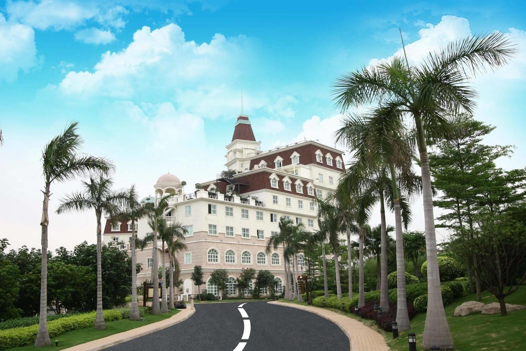 Clifford Golden Lake Hotel Foshan Exterior photo