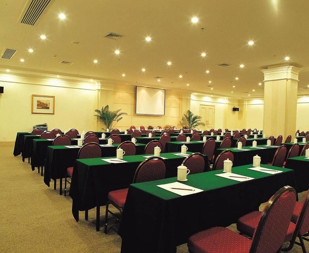 Clifford Golden Lake Hotel Foshan Exterior photo